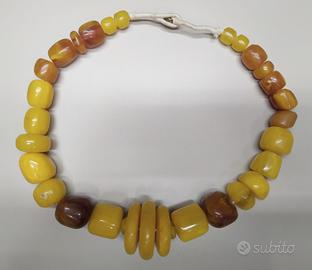 Collana in ambra