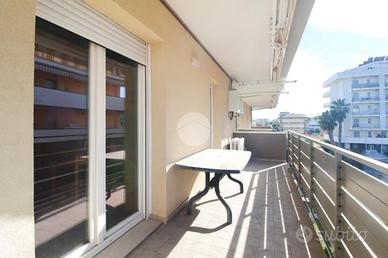 3 LOCALI A ALBA ADRIATICA