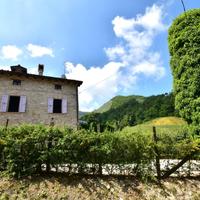 CASA SEMINDIPENDENTE A CALESTANO