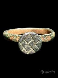 Anello romano antico talismano geometria sacra