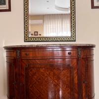 Consolle in legno e specchio in stile classico