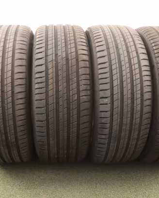 Gomme Michelin Latitude 235 55 19 estate