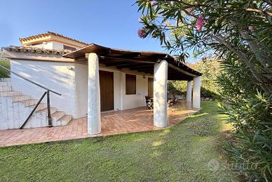 Casa singola indipendente con ampio giardino a Dom