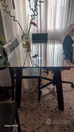 tavolo in vetro e pelle con 4 series in pelle