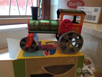 Giocattolo schiacciasassi in latta