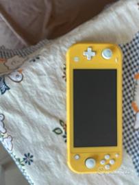 Nintendo switch lite gialla
