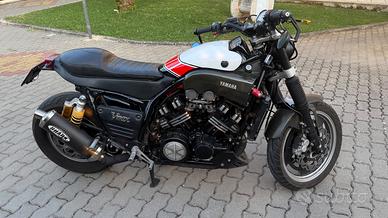 Moto Vmax 1200