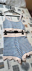 Completo top più pantaloncino