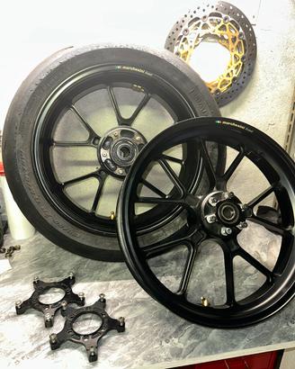 Yamaha R1 cerchi marchesini monowp