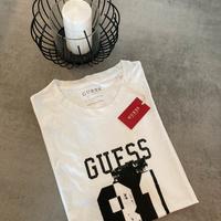 T-shirt Guess