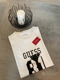 T-shirt Guess