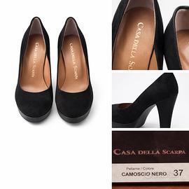 Scarpa con tacco in camoscio e vernice