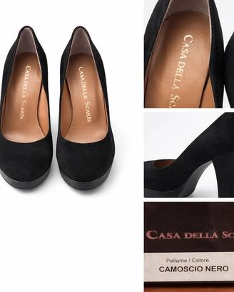 Scarpa con tacco in camoscio e vernice