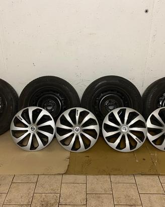 4 cerchi in ferro da 16 + gomme invernali