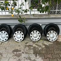 Cerchi fiat 500 con pneumatici PIRELLI 4 stagioni