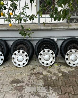 Cerchi fiat 500 con pneumatici PIRELLI 4 stagioni