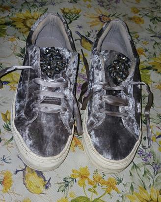 scarpe in camoscio grigie