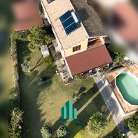 Campofelice: villa con piscina e ampio terreno