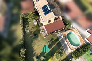 Campofelice: villa con piscina e ampio terreno