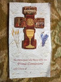 Crocifisso in legno con cartonato prima comunione