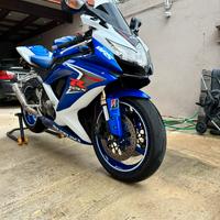 Suzuki gsx r 600 k8