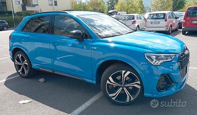 Audi Q3 s-line 35TDI- identity Black stupenda