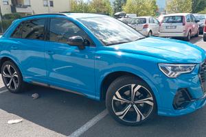 Audi Q3 S-line 35TDI- identity Black stupenda