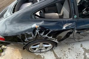 Porsche 996 incidentato