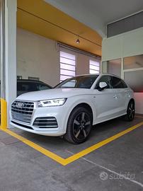 audi q5 2.0 tdi sport quattro S line 