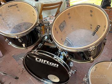 Vendi batteria acustica 22”