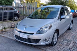 Renault Scenic 7 Posti 1.5 dci neopatentati