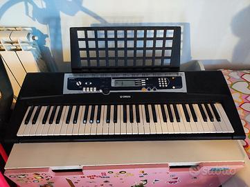 tastiera Yamaha YPT-210