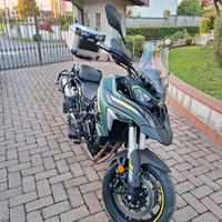 Benellu TRK 702 perfetta con tris valigie 