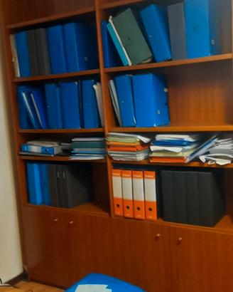Scrivanie e librerie