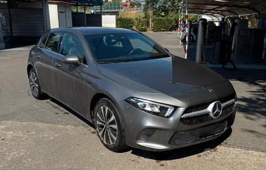 Mercedes A250e plugin hybrid - benzina/elettrico