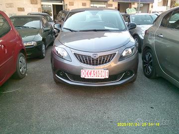 Lancia Ypsilon 1.0 FireFly 5 porte S&S Hybrid Silv