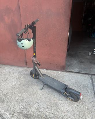 Monopattino  Segway Ninebot Max G2