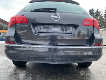 PARAURTI POSTERIORE PER OPEL ASTRA J ANNO 2015