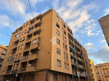 4 LOCALI A GENOVA