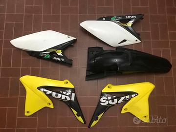 KIT PLASTICHE SUZUKI RMZ 250