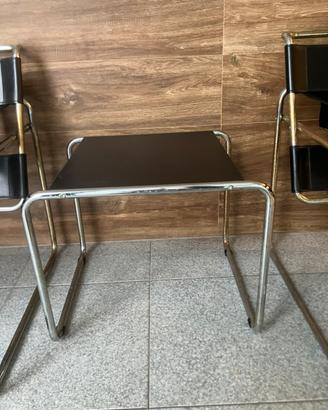 Poltrone e tavolo di design