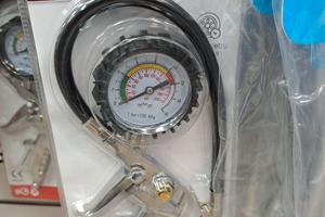 Led fari e manometro