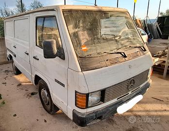 Furgone Mercedes Benz MB100