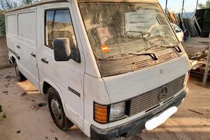 Furgone Mercedes Benz MB100