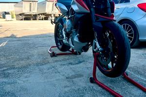 Mv agusta rivale 800