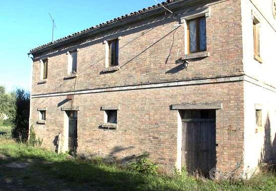 CASOLARE COLONICO CON TERRENO a MONTERUBBIANO - Vista 4
