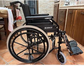 Sedia a rotelle pieghevole