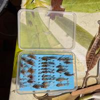 Piccola scatola di mosche artificiali