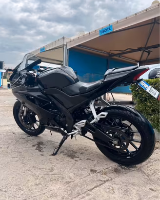 Yamaha yzf r125