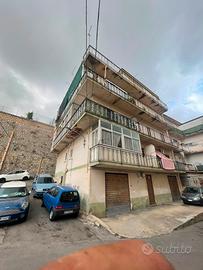 3 Vani Monreale: Appartamento con balconi in vendi